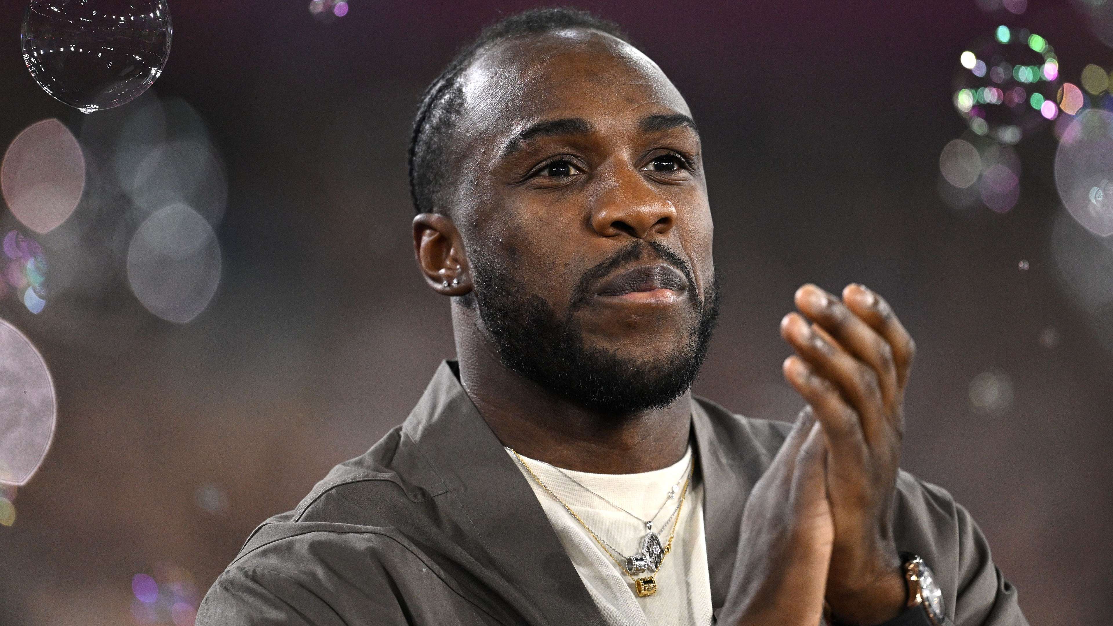 出现在场上 出现在场上